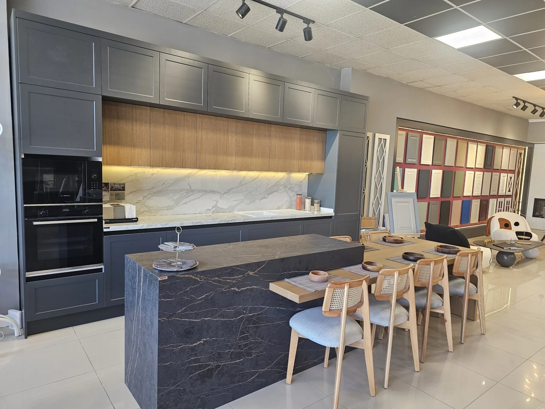 ERC showroom mutfak ve malzeme sunumu